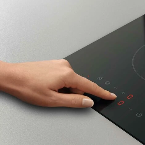 30cm Electric Ceramic Hob In Black, 2 Zone, Domino Design - Zanussi ZHRN383K 4 30cm Electric Ceramic Hob In Black, 2 Zone, Domino Design - Zanussi ZHRN383K - Image 4